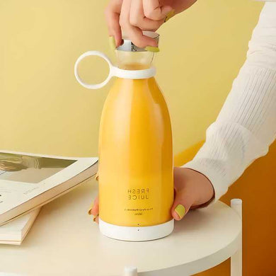 Electric Portable Mini Juicer Bottle | Wireless Personal Size Blender for Smoothies and Shakes